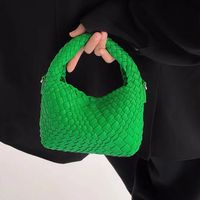 Women's Small Braid Solid Color Streetwear Weave Pillow Shape Magnetic Buckle Handbag sku image 2
