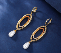 1 Paar Elegant Dame Klassischer Stil Quaste Inlay Kupfer Künstliche Perlen Zirkon 18 Karat Vergoldet Tropfenohrringe sku image 1