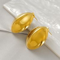 1 Piece Simple Style Classic Style Round Heart Shape Plating 304 Stainless Steel 18K Gold Plated Ear Studs main image 3