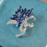 Elegant Vintage Style Color Block Alloy Inlay Artificial Diamond Women's Brooches main image 3