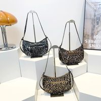 Women's Pu Leather Leopard Classic Style Sewing Thread Dumpling Shape Zipper Crossbody Bag main image 1