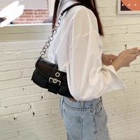 Women's Small Pu Leather Solid Color Vintage Style Classic Style Magnetic Buckle Underarm Bag main image 2