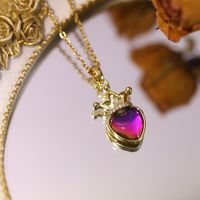 Wholesale Elegant Heart Shape Crown Copper Plating Inlay 18K Gold Plated Glass Zircon Pendant Necklace sku image 1