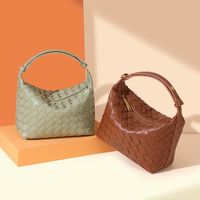 Women's Medium Straw Solid Color Vacation Classic Style Weave Zipper Underarm Bag main image 1