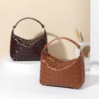 Women's Medium Straw Solid Color Vacation Classic Style Weave Zipper Underarm Bag main image 4