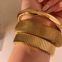 Modern Style Solid Color 304 Stainless Steel 16K Gold Plated White Gold Plated Gold Plated Bangle In Bulk main image 1