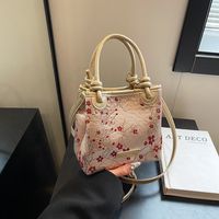 Women's Figured Cloth Flower Butterfly Streetwear Zipper Handbag Crossbody Bag main image 3