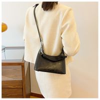 Women's Pu Leather Solid Color Classic Style Sewing Thread Zipper Shoulder Bag sku image 5