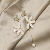 Wholesale Jewelry Modern Style Flower Alloy Asymmetrical Tassel Plating Drop Earrings sku image 2