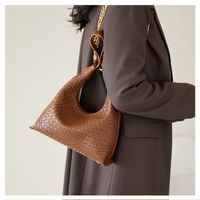 Women's Medium Pu Leather Solid Color Vintage Style Classic Style Pillow Shape Zipper Underarm Bag main image 2