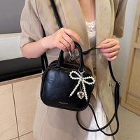 Women's Pu Leather Heart Shape Bow Knot Cute Sewing Thread Zipper Handbag Crossbody Bag main image 5