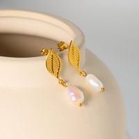 1 Pair Simple Style Classic Style Solid Color Plating Inlay Titanium Steel Pearl 18K Gold Plated Drop Earrings main image 1