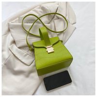 Women's Medium Pu Leather Solid Color Classic Style Flip Cover Crossbody Bag main image 3