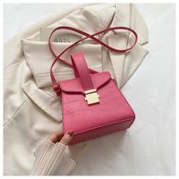 Women's Medium Pu Leather Solid Color Classic Style Flip Cover Crossbody Bag main image 5