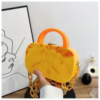 Women's Small Arylic Solid Color Streetwear Magnetic Buckle Handbag main image 3