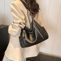 Femmes Moyen Faux Cuir Couleur Unie De Base Style Classique Fil À Coudre Fermeture Éclair Sac Sous Les Bras main image 5