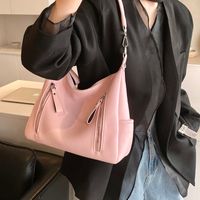 Femmes Moyen Faux Cuir Couleur Unie De Base Style Classique Fil À Coudre Fermeture Éclair Sac Sous Les Bras main image 3