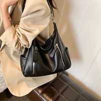 Women's Medium Pu Leather Solid Color Basic Classic Style Sewing Thread Zipper Underarm Bag sku image 1