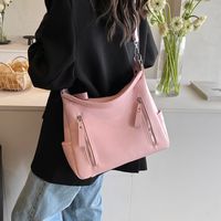 Women's Medium Pu Leather Solid Color Basic Classic Style Sewing Thread Zipper Underarm Bag sku image 3