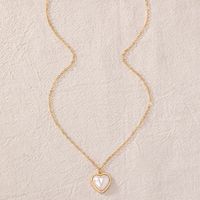 Wholesale Jewelry Elegant Lady Modern Style Heart Shape Plastic Zinc Alloy Artificial Pearls Inlay Pendant Necklace sku image 2