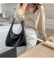 Women's Medium Pu Leather Solid Color Vintage Style Zipper Underarm Bag main image 4