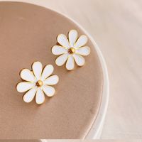 1 Pair Simple Style Classic Style Flower 304 Stainless Steel Titanium Steel 18K Gold Plated Ear Studs main image 1