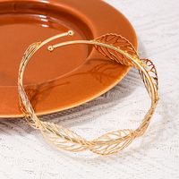 Casual Simple Style Leaves Alloy Plating Hollow Out 14k Gold Plated Women's Arm Bracelet main image 1