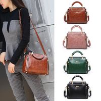 Women's Medium Pu Leather Solid Color Vintage Style Classic Style Zipper Crossbody Bag main image video