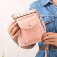 Women's Small Pu Leather Solid Color Lingge Classic Style Zipper Phone Wallets main image 9
