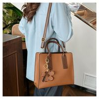 Women's Medium Pu Leather Solid Color Elegant Classic Style Zipper Crossbody Bag main image 5