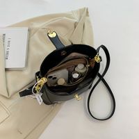 Women's Medium Pu Leather Flower Elegant Vintage Style Square Lock Clasp Bucket Bag main image 7