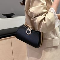 Women's Small Special Material Solid Color Elegant Vintage Style Pillow Shape Lock Clasp Evening Bag main image 4