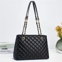 Women's Large Pu Leather Solid Color Lingge Elegant Classic Style Zipper Tote Bag main image 2