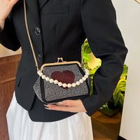 Frau Klein Pu-Leder Herzform Elegant Vintage-Stil Perlen Verschlussrahmen Kuppeltasche main image 5