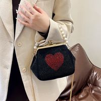 Women's Small Pu Leather Heart Shape Elegant Vintage Style Beading Clasp Frame Dome Bag main image 2