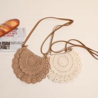 Women's Medium Cotton Solid Color Vacation Beach Weave Semicircle Magnetic Buckle Straw Bag main image 3