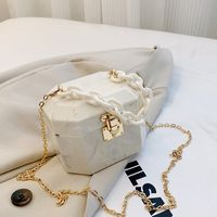 Women's Small Arylic Solid Color Vintage Style Classic Style Square Lock Clasp Box Bag sku image 2