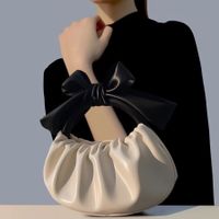 امرأة صغير جلد غير حقيقي اللون الصامد جذاب Bowknot مشبك مغناطيسي حقيبة شكل سحابة main image 1