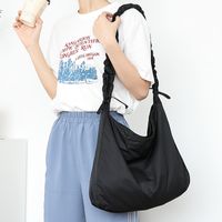 Women's Large Nylon Solid Color Basic Classic Style Zipper Crossbody Bag main image 2