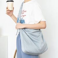 Women's Large Nylon Solid Color Basic Classic Style Zipper Crossbody Bag main image 3