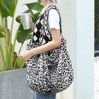 Women's Large Flannel Leopard Streetwear Open Tote Bag sku image 1
