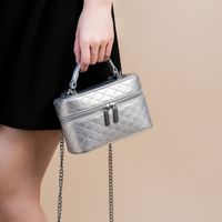 Women's Medium Pu Leather Solid Color Vintage Style Classic Style Sewing Thread Zipper Crossbody Bag main image 5
