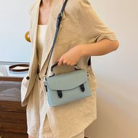 Women's Medium Pu Leather Solid Color Basic Classic Style Sewing Thread Magnetic Buckle Crossbody Bag main image 3