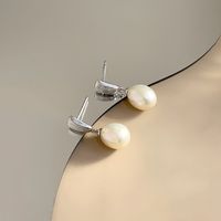 1 Pair Elegant Glam Luxurious Solid Color Polishing Plating Inlay Sterling Silver Pearl White Gold Plated Ear Studs main image 4