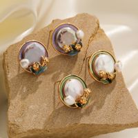 1 Pair Retro Pastoral Flower Inlay Freshwater Pearl Copper Freshwater Pearl 18K Gold Plated Ear Studs main image 3