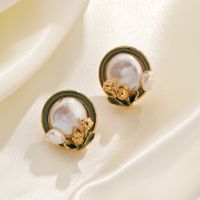 1 Pair Retro Pastoral Flower Inlay Freshwater Pearl Copper Freshwater Pearl 18K Gold Plated Ear Studs main image 5