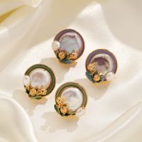 1 Pair Retro Pastoral Flower Inlay Freshwater Pearl Copper Freshwater Pearl 18K Gold Plated Ear Studs main image 4