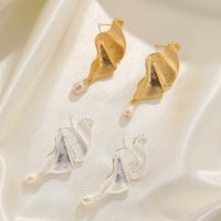 1 Pair Simple Style Classic Style Solid Color Plating Freshwater Pearl Copper 18K Gold Plated Silver Plated Drop Earrings main image 2