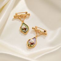 IG Style Vintage Style Flower Alloy Copper Chain Inlay Artificial Crystal Freshwater Pearl Zircon Women's Brooches 1 Piece main image 3