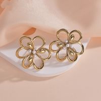 1 Pair Simple Style Classic Style Flower Inlay 304 Stainless Steel Pearl Ear Studs main image 2